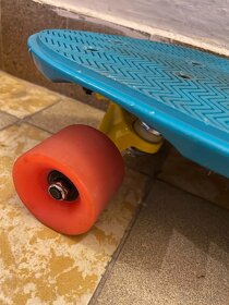 Pennyboard oxelo - dětský plastový skateboard - 13
