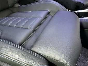 BMW 4 G22 M-Paket Individual kuzeny interier sedacky - 13