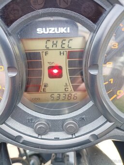 Suzuki V-Strom DL-650 - 13