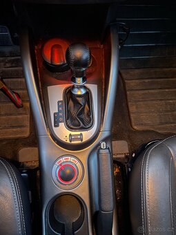 Peugeot 4007 2.2 HDi, 115 kW, automat, 4x4 - 13