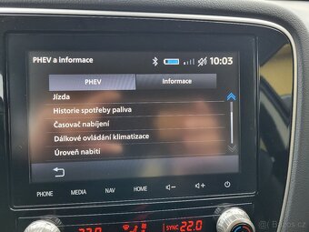 Mitsubishi Outlander 2.4 PHEV 4x4, LED, KAMERA, TAŽNÉ - 13