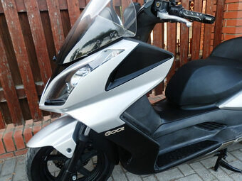 Kymco Downtown 300i - 13