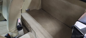 Mercedes-Benz SL R107 560 - 13