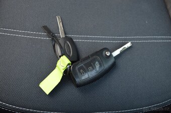 Ford Focus 1.6i - 85kw , bez koroze , FUUL servis pouze FORD - 13