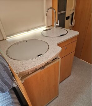 Půjčovna - Pronájem  Obytný automobil /Karavan - 13