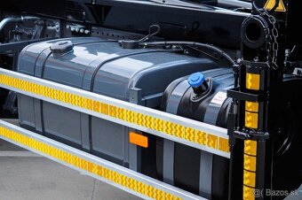 HÁKOVÝ NOSIČ KONTEJNERŮ HYDRAULICKÁ RUKA MERCEDES AXOR 1824 - 13