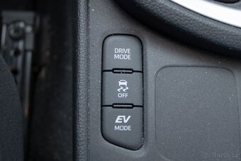 Toyota Yaris 1.5 Hybrid 115 e‑CVT - V záruce - 13