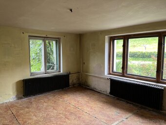 Prodej prostorného rodinného domu s dílnou - 13