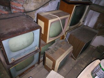 Prodám - sbírka radiopřijímačů z pozůstalosti - 13