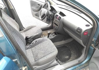 Opel Corsa C 1,2 55 kW automat, r.v. 5/2001, nová TK, 5 dv. - 13