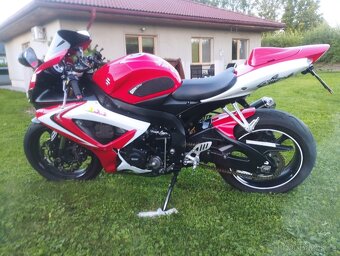 Suzuki GSX-R 600 K7 - 13