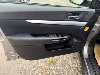 Subaru Outback 2.5i MANUAL 4x4 Původ ČR - 13