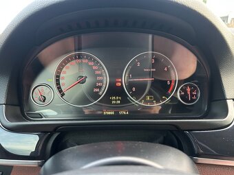 BMW f11 525d 150kw manuál - 13