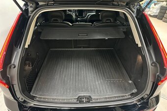 Volvo XC60 D3 Momentum Edition rok 2020 - 13