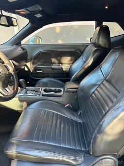 Dodge Challenger R/T 5.7 hemi - 13