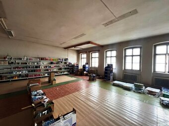Prodáme obchodní prostory a sklady  v centru Letohradu - 13