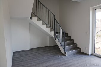 Prodej bytu 3+kk v osobním vlastnictví 78 m², Skorkov - 13