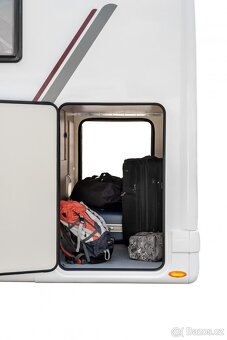 obytný polointegrovany vůz Giottiline Siena 395 pro 5 os. - 13