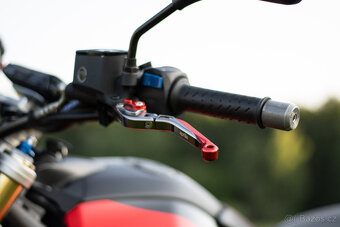 Aprilia Dorsoduro 750 - 13