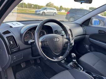 Hyundai i30 1.6 CRDI 85kW - 13