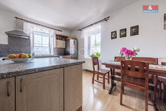 Prodej rodinného domu, 308 m², Netvořice, ul. Zelená - 13