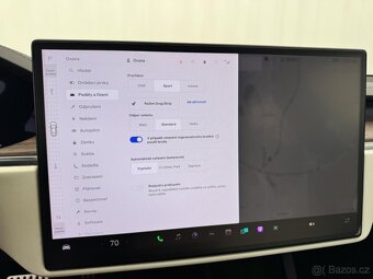 Tesla Model S, 500kw USA bily interiér - 13