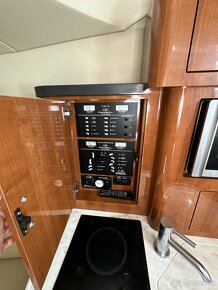 Regal 28 Express kajutova lod´ 2012rok - 13