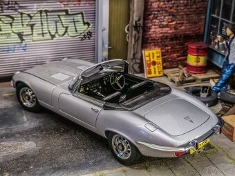 Jaguar E- Type 1:18 Autoart - 13