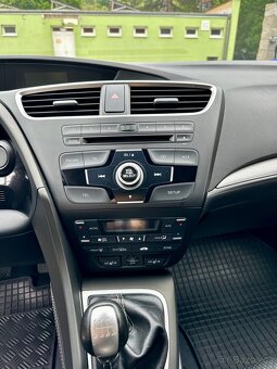 Honda Civic Tourer 1.8 i-VTEC – TOP STAV - 13
