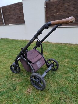 Kombinovaný kočárek Roan Bloom - 13