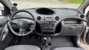Toyota Yaris 2003 VVT-i 1.0 benzín - 13