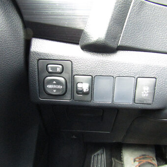Toyota Auris, 1,3VVT-i 73kw, COOL, 2013, NAJETO 95 418km - 13
