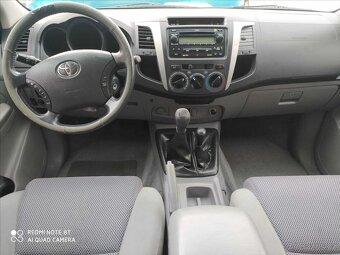 Toyota Hilux 2,5 D-4D  Double Cab Terra (2010) - 13