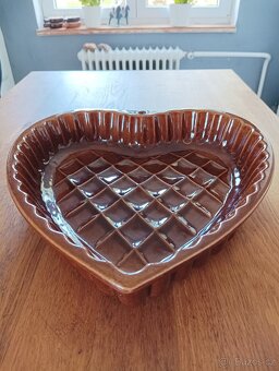 KERAMICKÁ FORMA VE TVARU SRDCE - 13