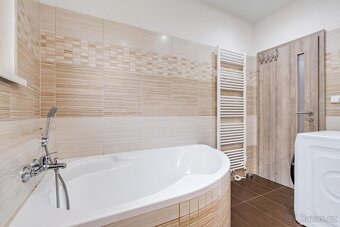 Prodej rodinného domu 94 m2, pozemek 1.027 m2 - 13