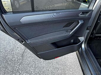 VW Touran 1,4 TSi 110kw  3x R-Line,DSG 7 miestny - 13