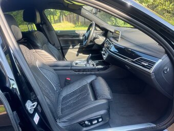 BMW 730d M-Paket xDrive I.majitel CZ rok 2022 záruka 5/2025 - 13