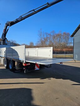 Volvo FMX s jeřábem HIAB - 13