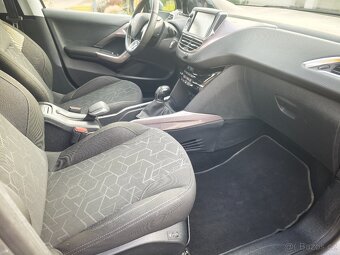Peugeot 2008 1.2i benzín - 13