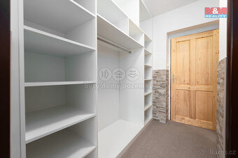 Prodej hotelu, penzionu, 2237 m², Komňa - 13