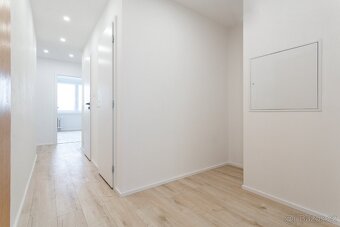 Nabízíme nový designový byt 4+kk po kompletní rekonstrukci - 13