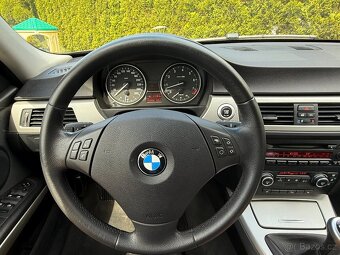 BMW 325XI 160kW E91 R6 - Bi-Xenon /PO SERVISNÍ INSP/ KRÁSNÝ - 13