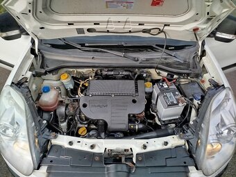 Fiat Doblo Maxi Dlouhá verze 66Kw 08/2010 - 13