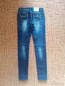 Dámské růžové a modré džíny + červené kalhoty - 13