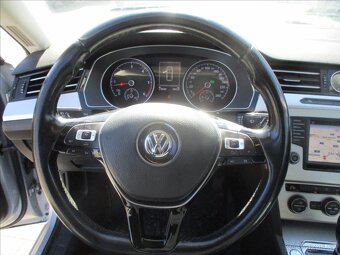VW PASSAT 2,0TDI 110KW HIGHLINE DSG GPS 2017 - 13