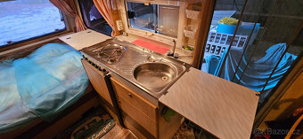 Obytný přívěs Chateau 400 - 13