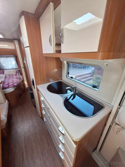 Karavan Hobby 560 excelent, palandy - 13