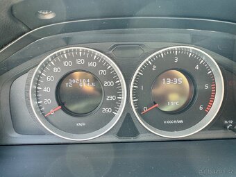 VOLVO V60 2.0 2011 - 13