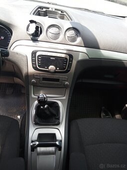 Prodám nepojízdný Ford Galaxy 2.0 TDCi 96 kW 7 míst - 13
