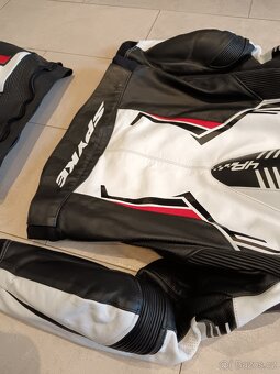 Spyke Assen Sport-Pánská kožená moto kombinéza, dvoudílná - 13